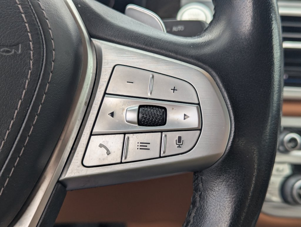 Used 2022 BMW 740i w/ Premium Package RWD image 19