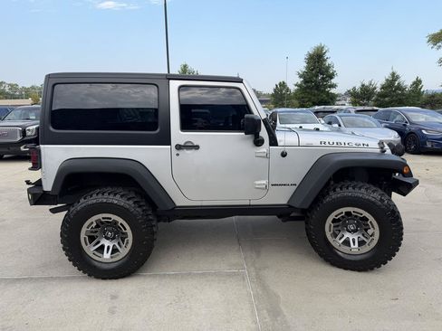 Used 2010 Jeep Wrangler Rubicon w/ Dual Top Group AWD/4WD image 4