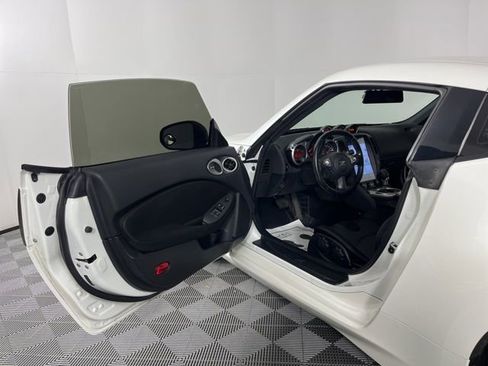 Used 2020 Nissan 370Z Coupe image 16