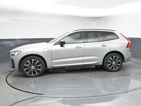 Used 2023 Volvo XC60 T8 Plus w/ Protection Package Premier AWD/4WD image 4