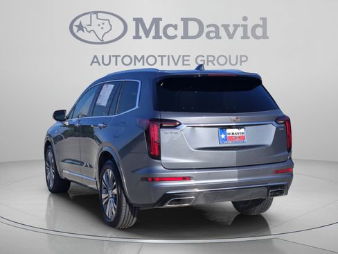Used 2022 Cadillac XT6 Premium Luxury FWD image 4