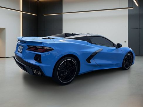 Used 2023 Chevrolet Corvette Stingray Premium Conv w/ Z51 Performance Package RWD image 6