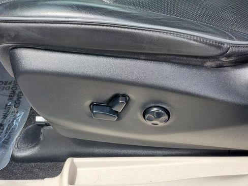 Used 2020 Chrysler Pacifica Limited FWD image 7
