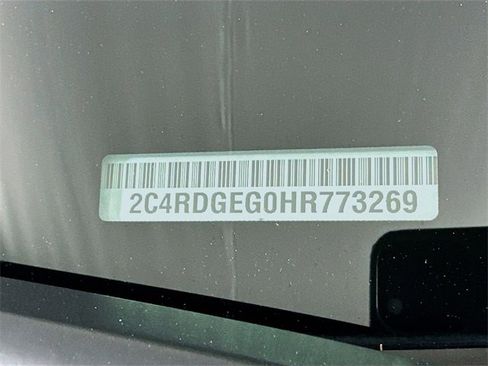 Used 2017 Dodge Grand Caravan GT image 27