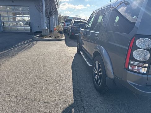 Used 2015 Land Rover LR4 HSE LUX image 8