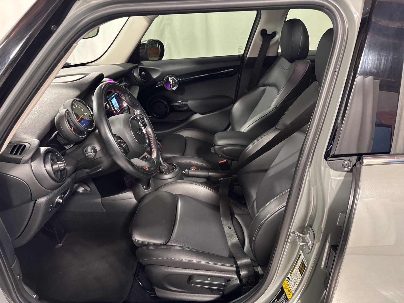 Used 2019 MINI Cooper S w/ Signature Upholstery Package FWD image 3