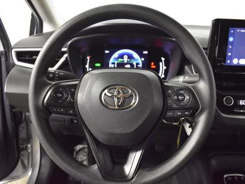 Used 2026 Toyota Corolla LE FWD image 13