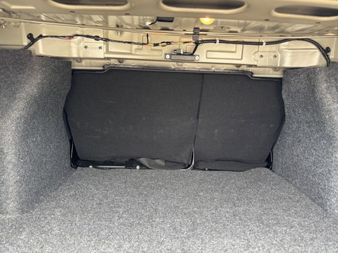 Used 2025 Nissan Versa SV FWD image 25