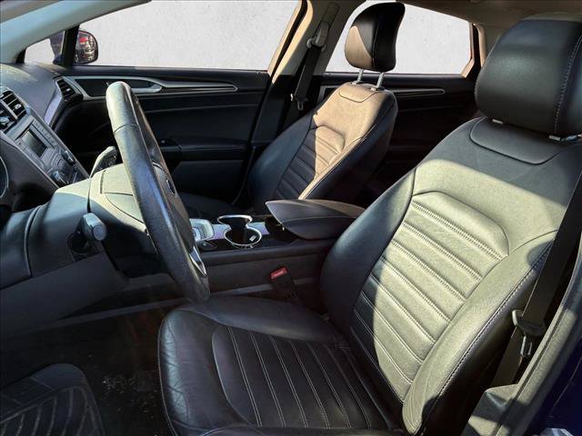 Used 2015 Ford Fusion SE w/ Equipment Group 202A FWD image 12
