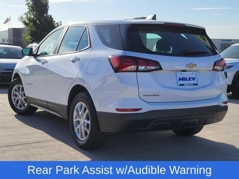 Used 2024 Chevrolet Equinox LS w/ Driver Confidence II Package FWD image 3