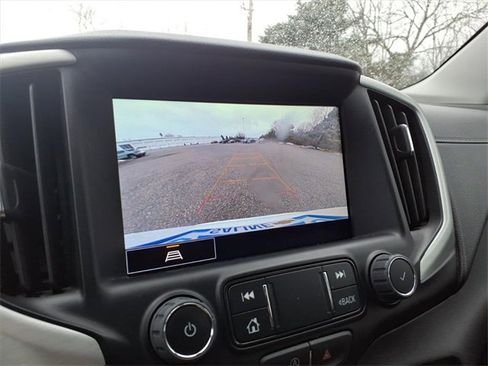 Used 2024 GMC Terrain SLT image 18