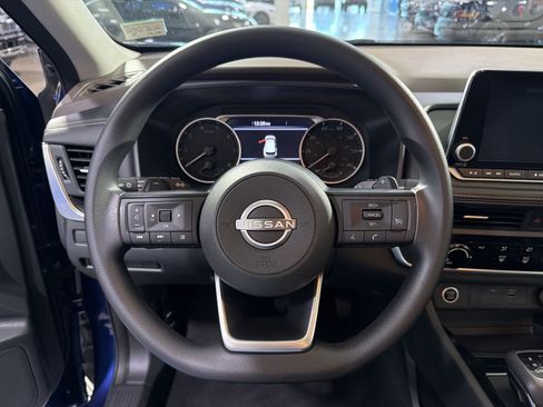 Used 2023 Nissan Rogue S AWD/4WD image 28