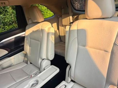 Used 2018 Toyota Highlander XLE AWD/4WD image 13