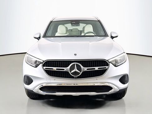 Used 2025 Mercedes-Benz GLC 350e 4MATIC image 2