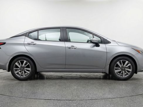 Used 2025 Nissan Versa SV FWD image 11