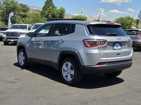 Used 2022 Jeep Compass Latitude w/ Convenience Group AWD/4WD image 7