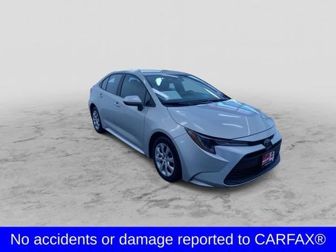 Used 2025 Toyota Corolla LE image 3