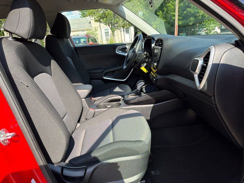 Certified 2023 Kia Soul LX FWD image 24