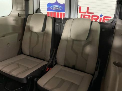 Used 2014 Ford Transit Connect XLT image 17