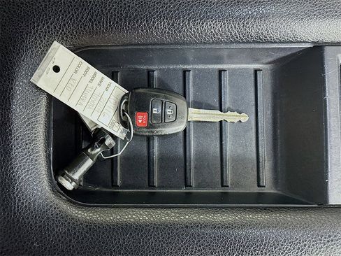 Used 2019 Toyota Tundra SR5 w/ SR5 Upgrade Package image 35