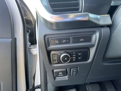Used 2023 Ford F150 Lariat w/ Equipment Group 502A High AWD/4WD image 18
