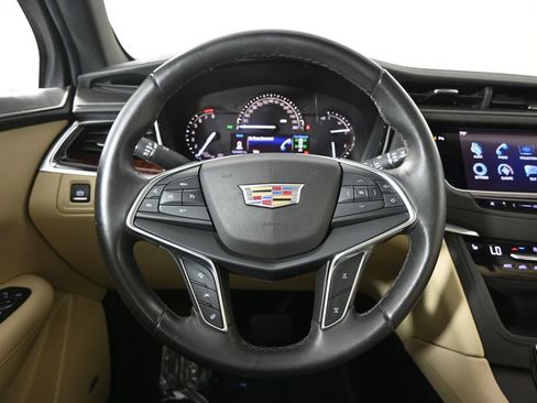 Used 2017 Cadillac XT5 Luxury w/ Driver Awareness Package AWD/4WD image 35