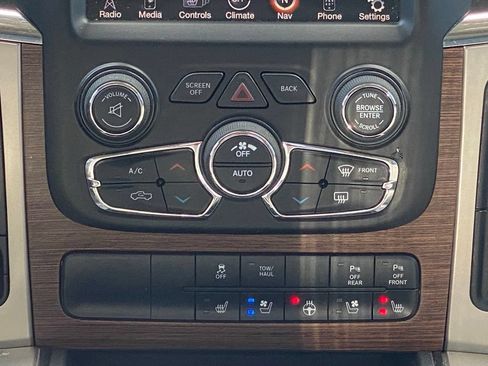 Used 2015 RAM 1500 Laramie w/ Convenience Group AWD/4WD image 25