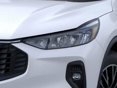 New 2025 Ford Escape SE FWD image 18