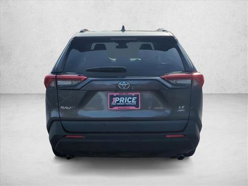 Used 2021 Toyota RAV4 LE image 7