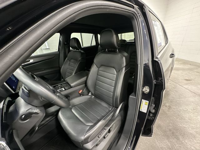 Used 2024 Volkswagen Atlas Cross Sport SEL R-Line AWD/4WD image 13