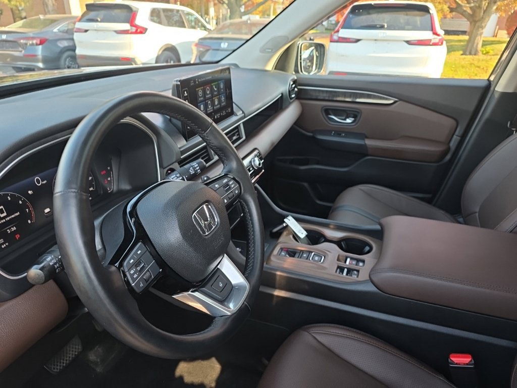 Used 2025 Honda Pilot Elite image 28