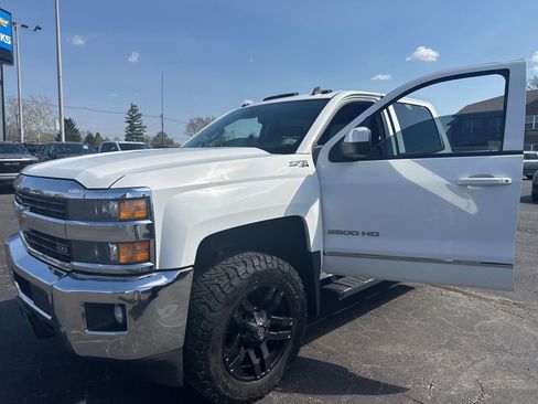 Used 2015 Chevrolet Silverado 2500 LTZ w/ LTZ Plus Package image 2