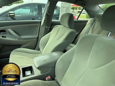 Used 2009 Toyota Camry LE FWD image 4