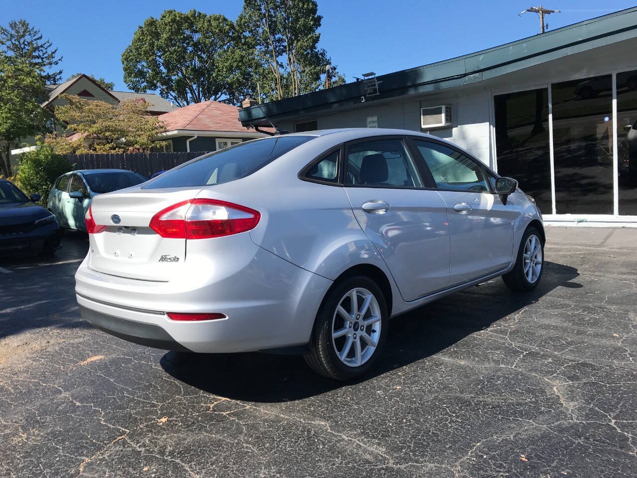 Used 2019 Ford Fiesta SE w/ Equipment Group 201A FWD image 7