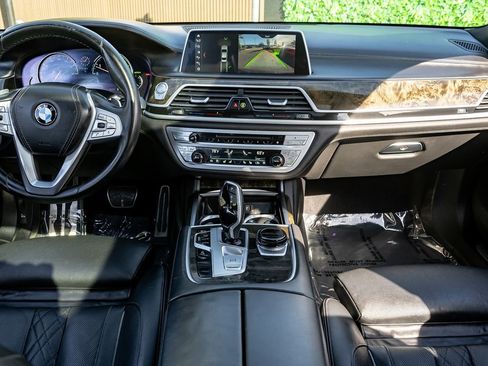 Used 2019 BMW 750i w/ Executive Package image 24