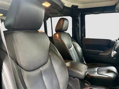 Used 2013 Jeep Wrangler Unlimited Sahara w/ Dual Top Group image 26