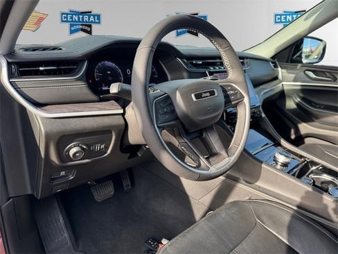 Certified 2023 Jeep Grand Cherokee Limited image 10