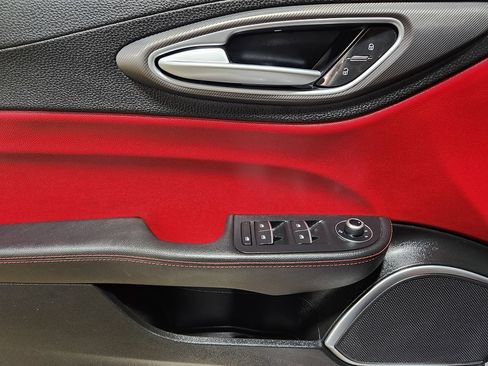Used 2019 Alfa Romeo Giulia AWD w/ Quick Order Package 22J Sport image 40