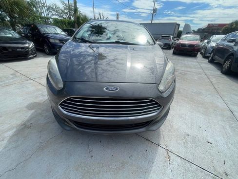 Used 2016 Ford Fiesta SE FWD image 1
