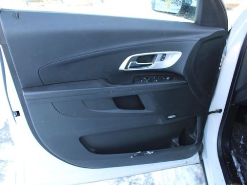 Used 2017 Chevrolet Equinox Premier w/ Enhanced Convenience Package image 17