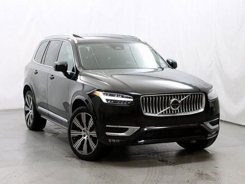 Used 2024 Volvo XC90 B5 Plus image 1