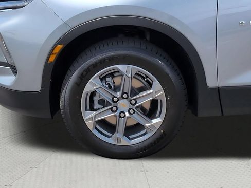 Used 2025 Chevrolet Blazer LT FWD image 34