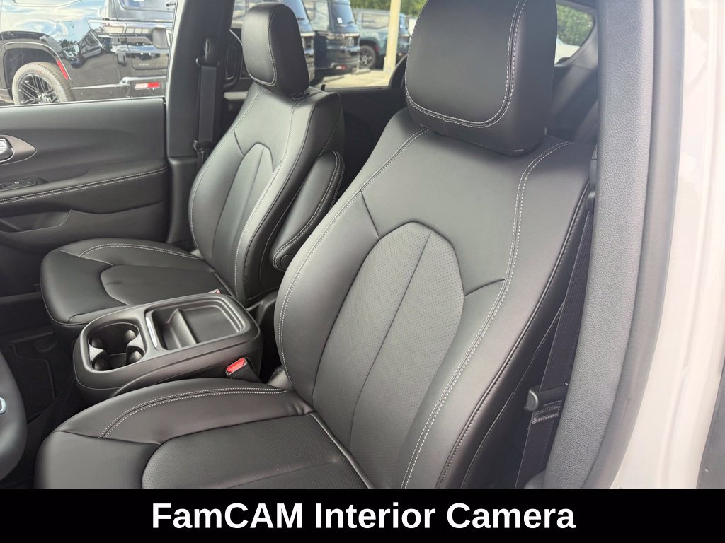 New 2027 Chrysler Pacifica Select w/ Family Tech Group FWD image 25