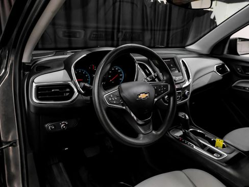 Used 2020 Chevrolet Equinox LS w/ LPO, Floor Liner Package FWD image 3