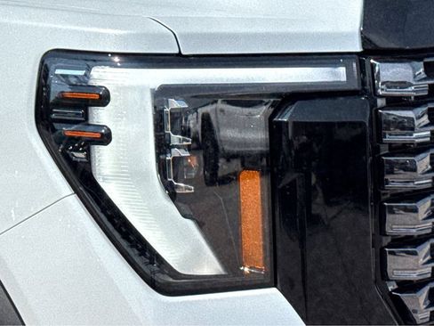 New 2026 GMC Sierra 3500 Denali Ultimate AWD/4WD image 19
