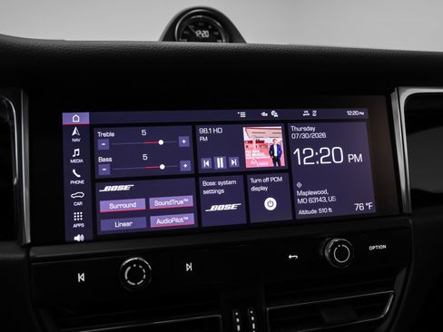 Certified 2026 Porsche Macan AWD/4WD image 36