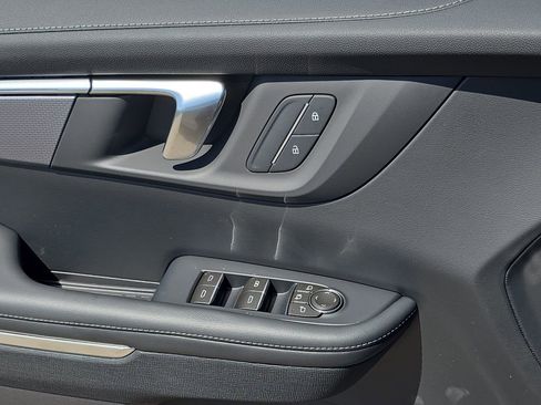 New 2026 Buick Enclave Sport Touring w/ LPO, Floor Liner Package AWD/4WD image 30