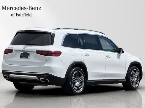 Used 2025 Mercedes-Benz GLS 450 4MATIC image 2