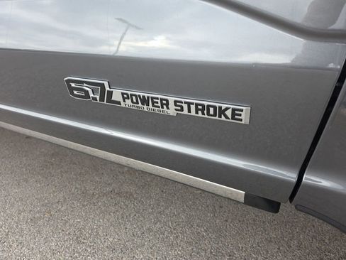 Used 2025 Ford F250 Platinum image 9
