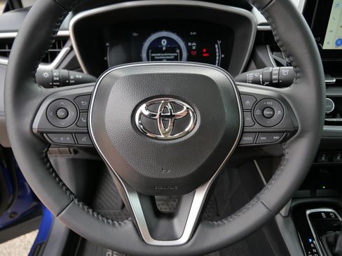 Used 2025 Toyota Corolla Cross XLE w/ Convenience Package AWD/4WD image 26
